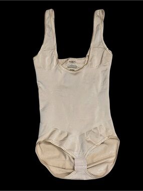 SPANX Assets Nude/Beige Seamless Scoop Neck Shapewear Bodysuit